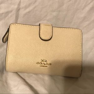 COPY - Coach white wallet
